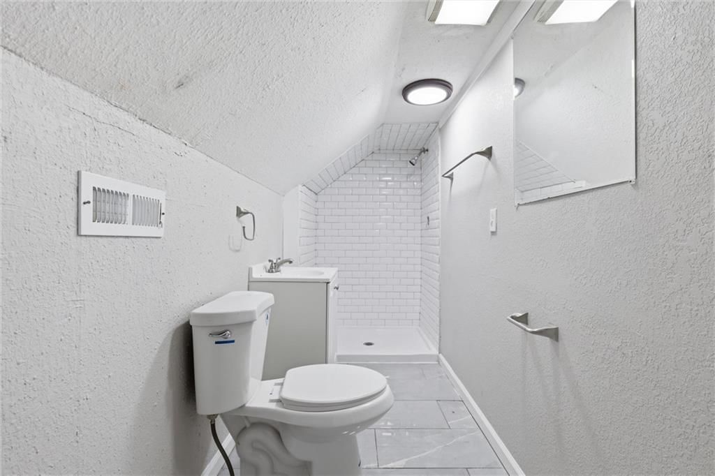 4115 E Linwood Boulevard — photo 24