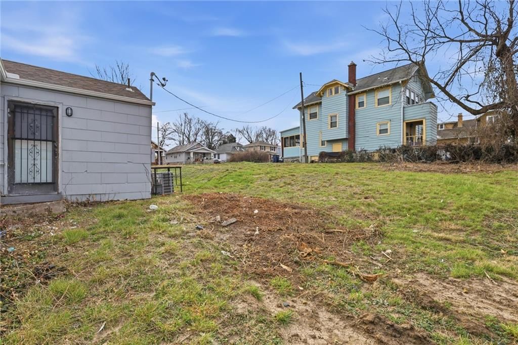 4115 E Linwood Boulevard — photo 26