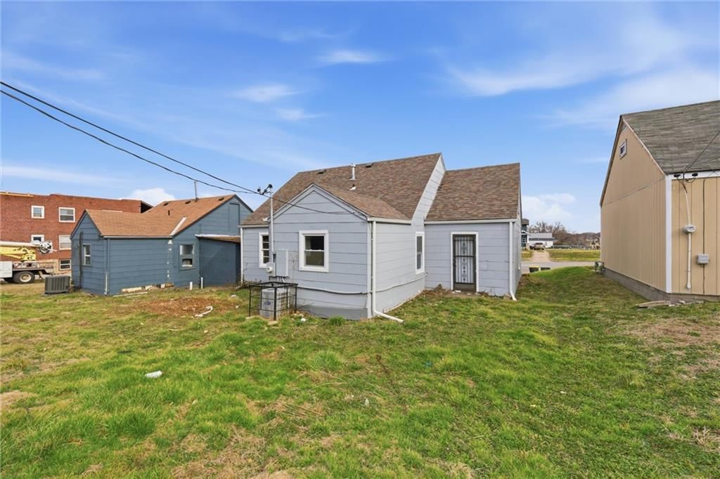 4115 E Linwood Boulevard — photo 28