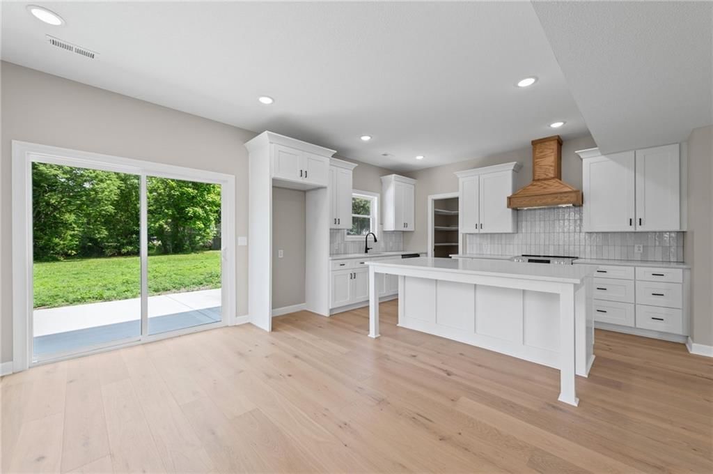 420 N Groat Street — photo 14
