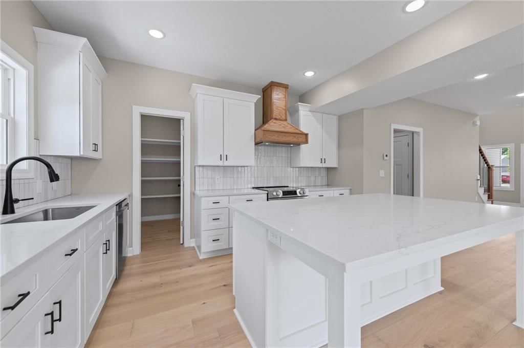 420 N Groat Street — photo 15
