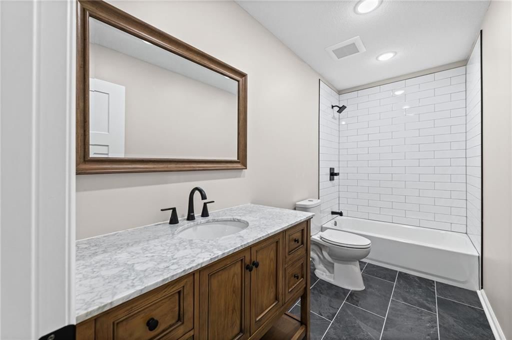 420 N Groat Street — photo 28