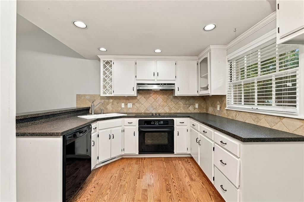 7208 Cherokee Drive — photo 9