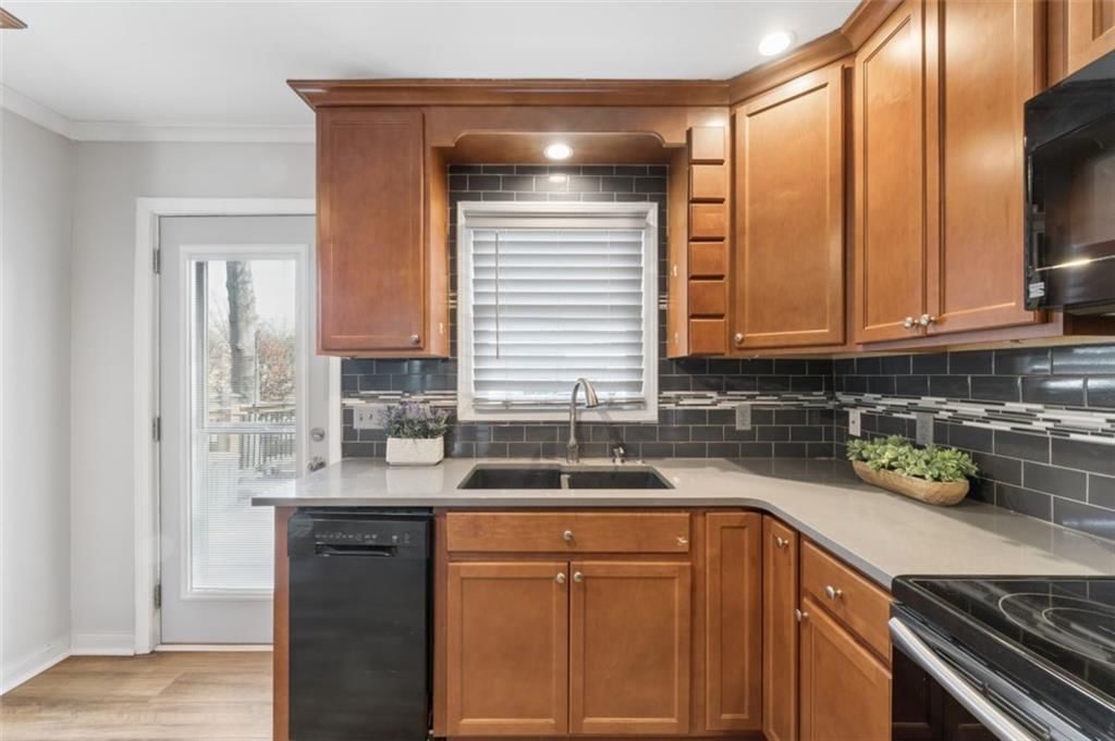 5515 Granada Street — photo 15
