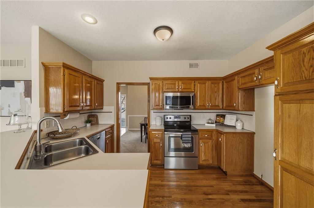 15315 W 150th Street — photo 16