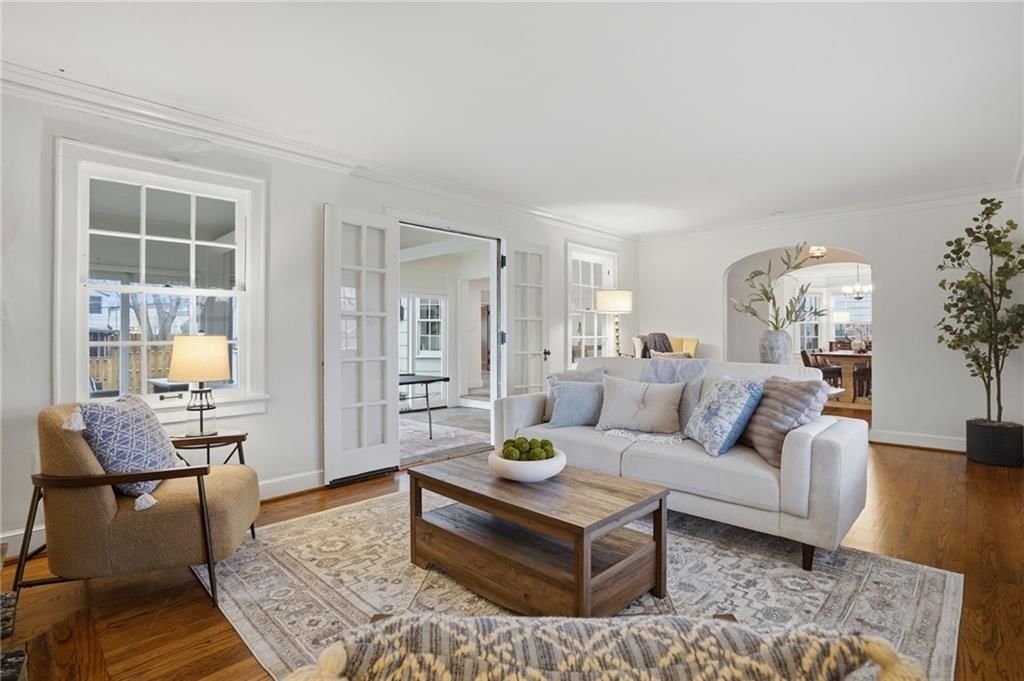 425 W 49th Terrace — photo 8