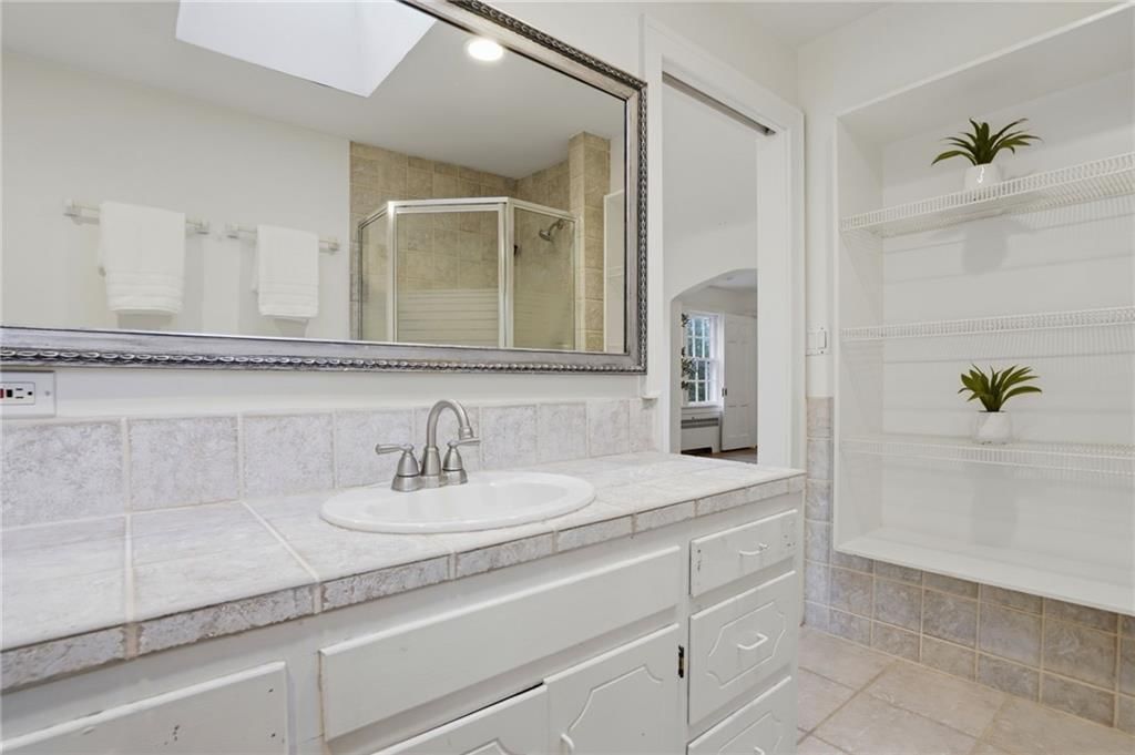 425 W 49th Terrace — photo 27