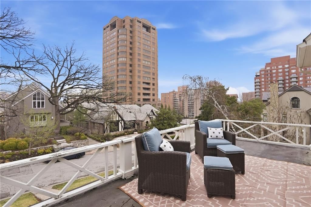 425 W 49th Terrace — photo 32