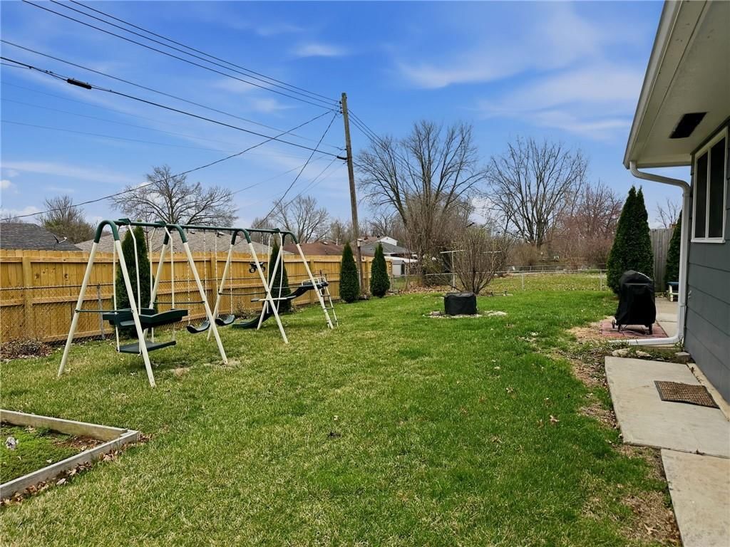 241 Southwest Drive — photo 4