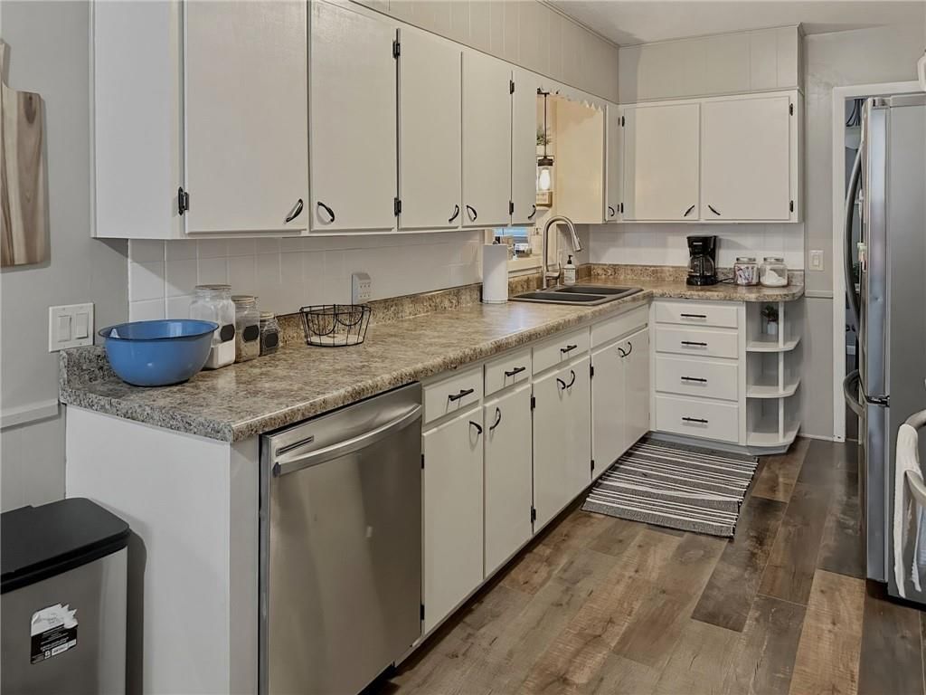241 Southwest Drive — photo 11