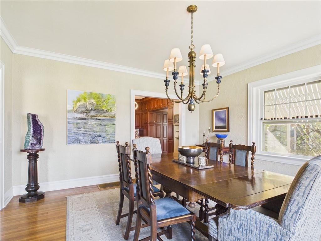 304 W 9th Street — photo 30