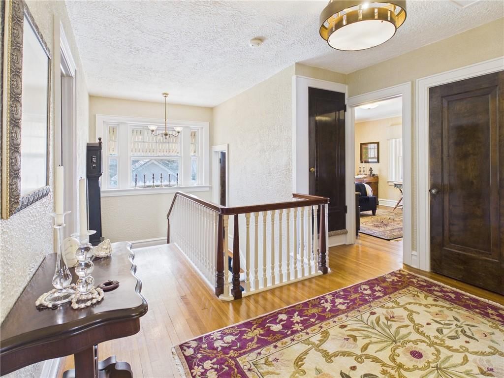 304 W 9th Street — photo 51