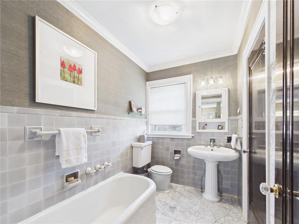 304 W 9th Street — photo 54