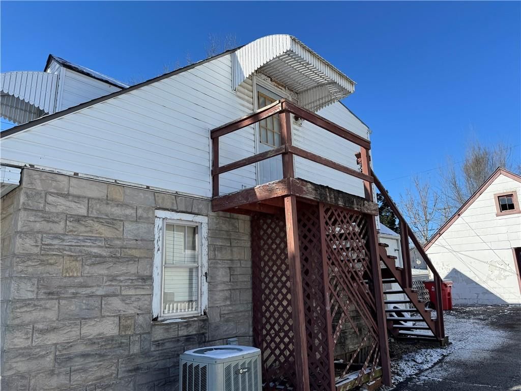 644 S Lake Drive — photo 2