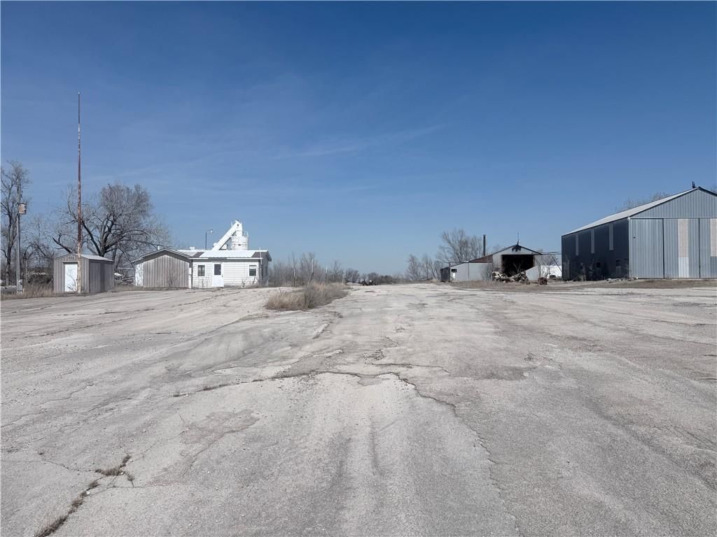 5886 CR 3570 Road — photo 9