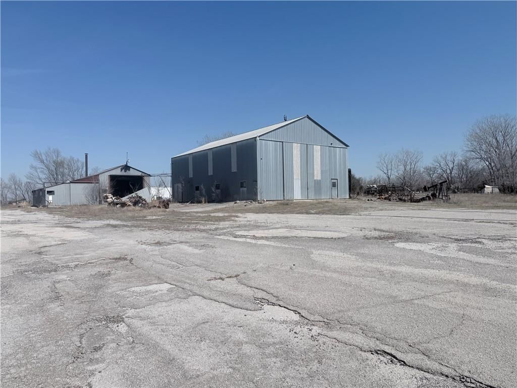 5886 CR 3570 Road — photo 11
