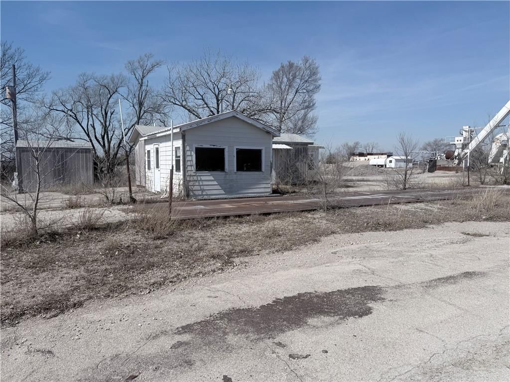 5886 CR 3570 Road — photo 12