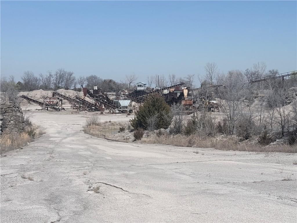 5886 CR 3570 Road — photo 14