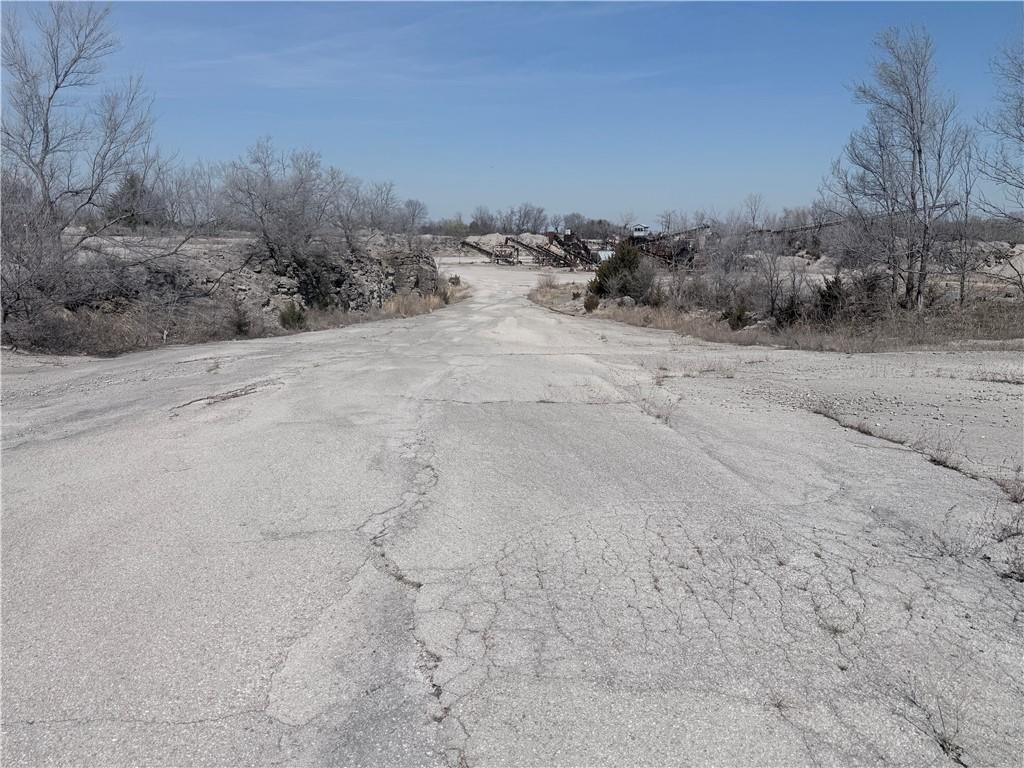 5886 CR 3570 Road — photo 19
