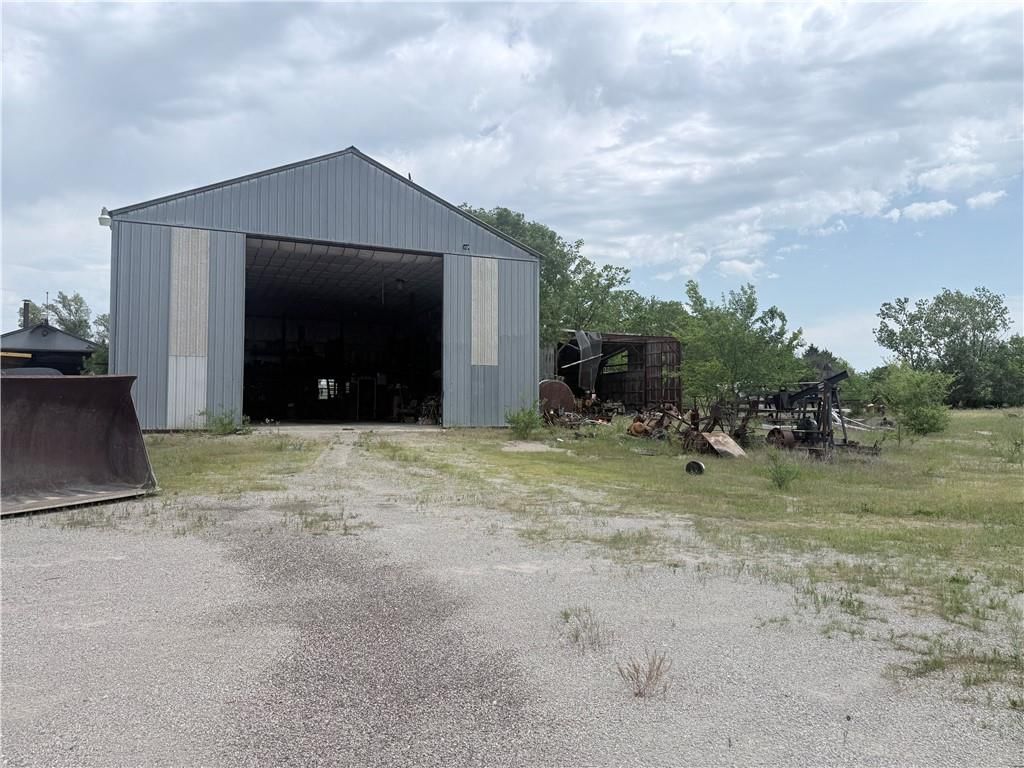 5886 CR 3570 Road — photo 28