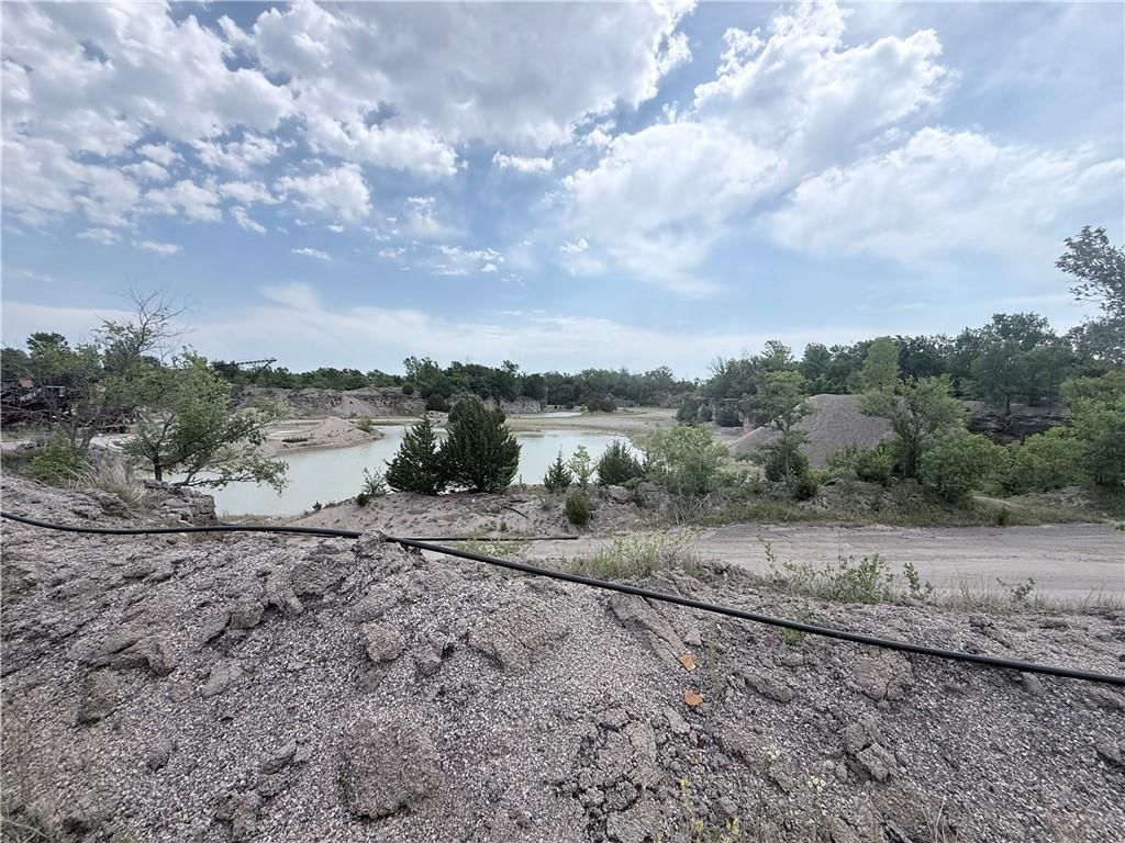 5886 CR 3570 Road — photo 38