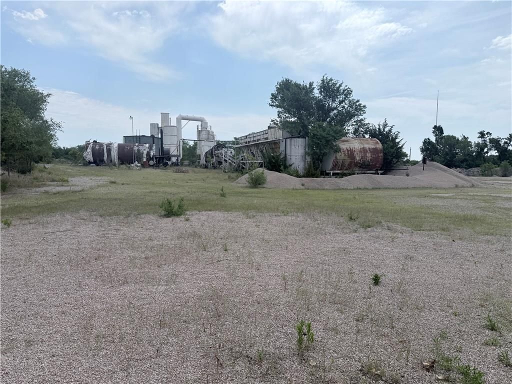 5886 CR 3570 Road — photo 41