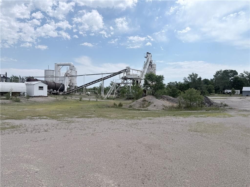 5886 CR 3570 Road — photo 43