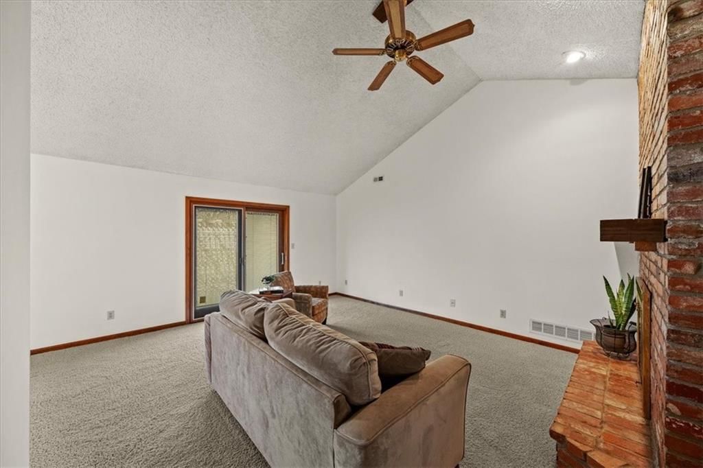 2729 Pebble Lane — photo 4