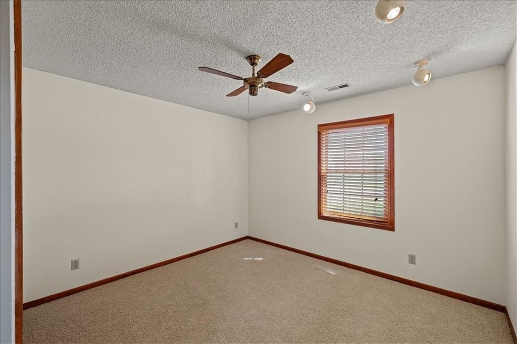 2729 Pebble Lane — photo 18