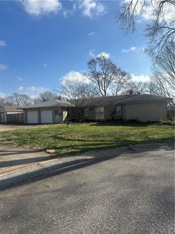 9716 E 26th Street S, Independence, MO