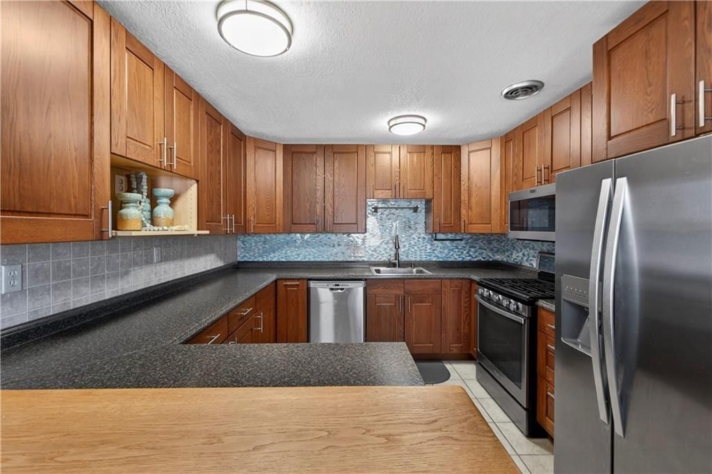 9229 W 100th Terrace — photo 17