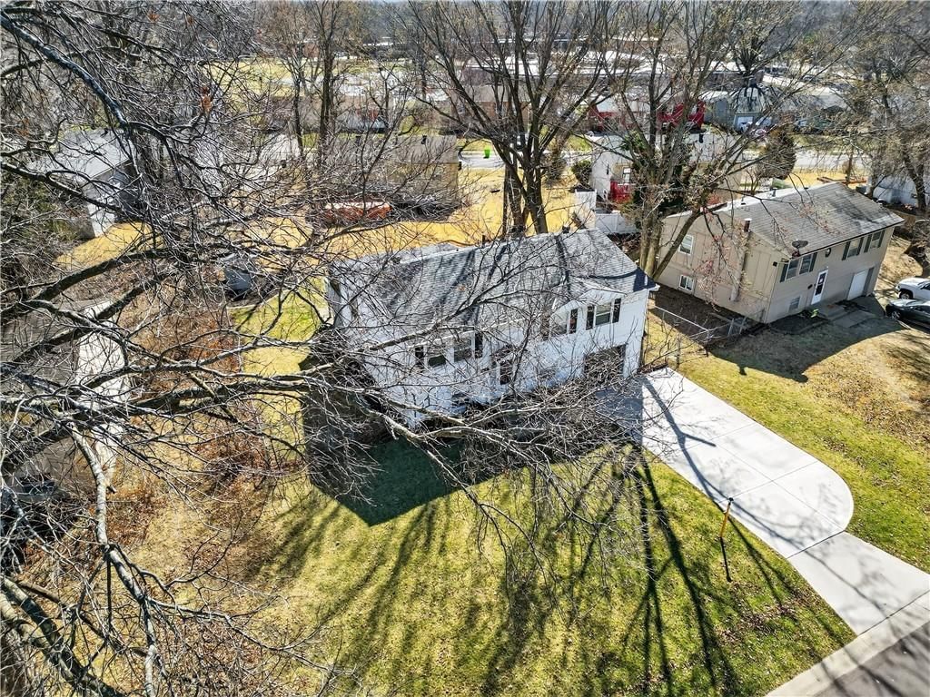 9229 W 100th Terrace — photo 68