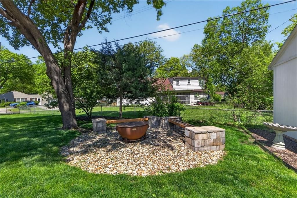 6014 W 68th Street — photo 36