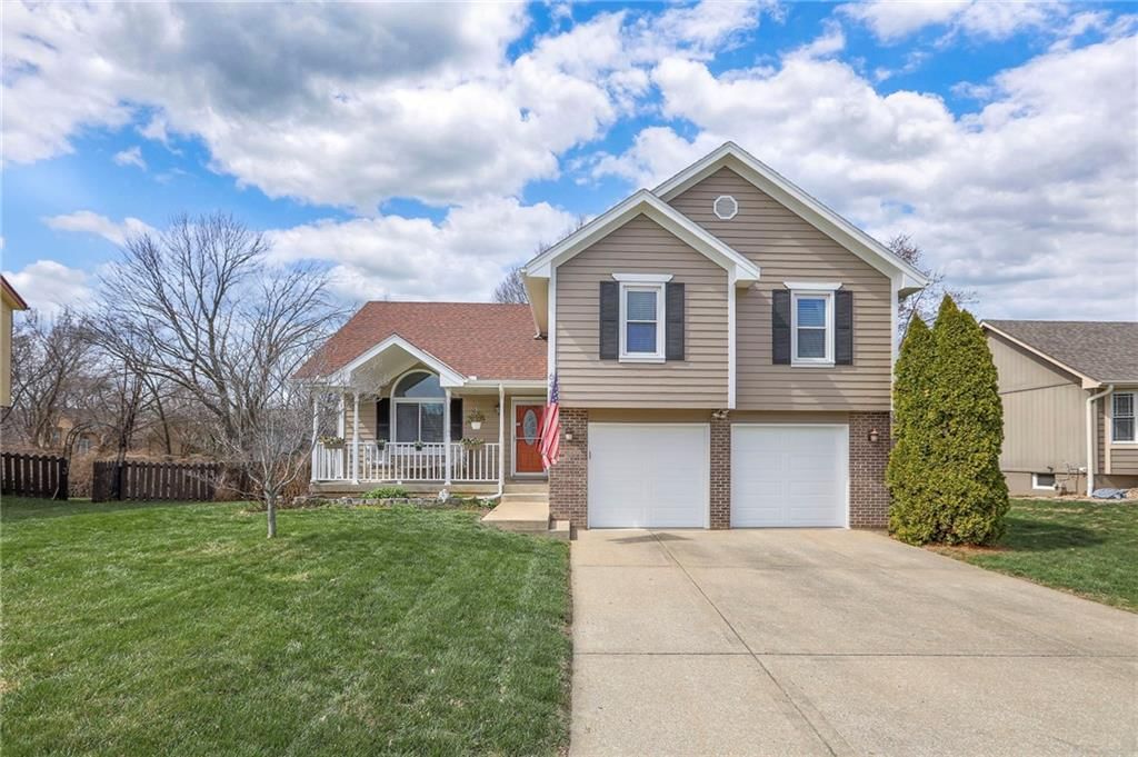 648 SE Ashton Drive, Lee's Summit, MO