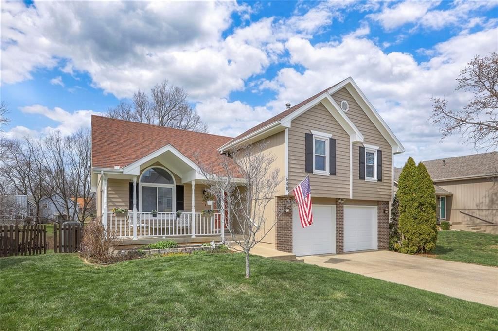 648 SE Ashton Drive — photo 2