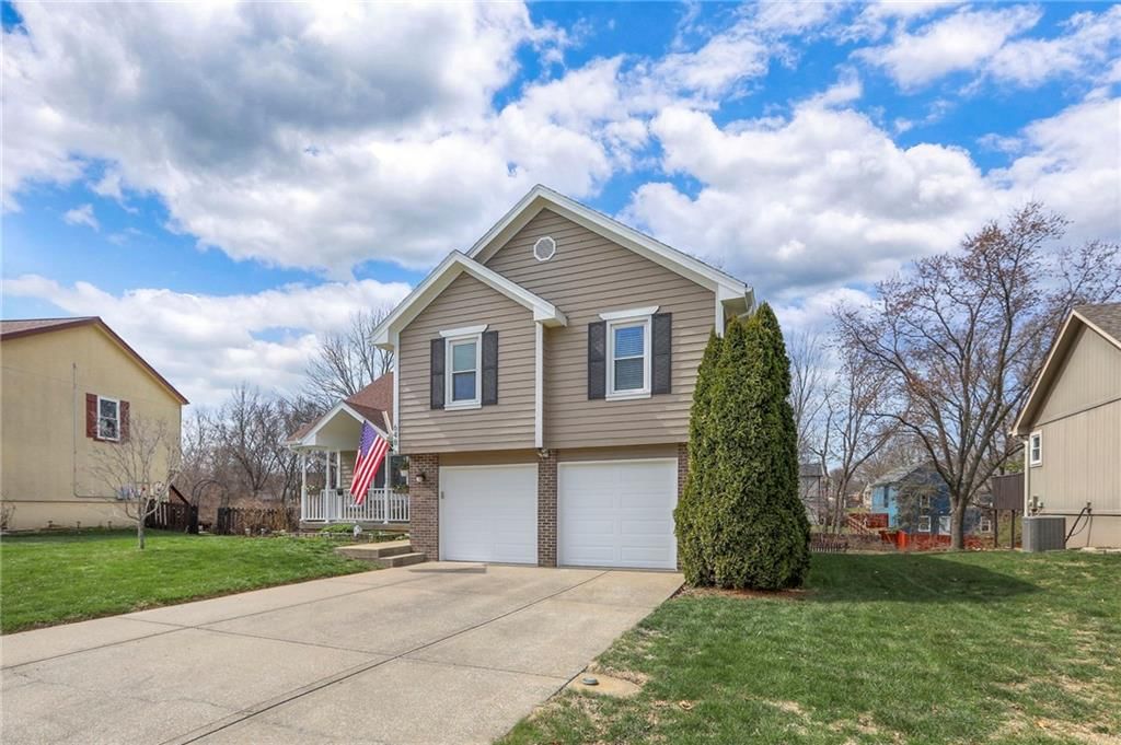 648 SE Ashton Drive — photo 3
