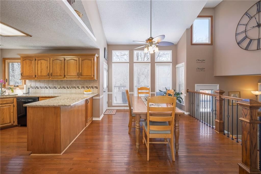 648 SE Ashton Drive — photo 8
