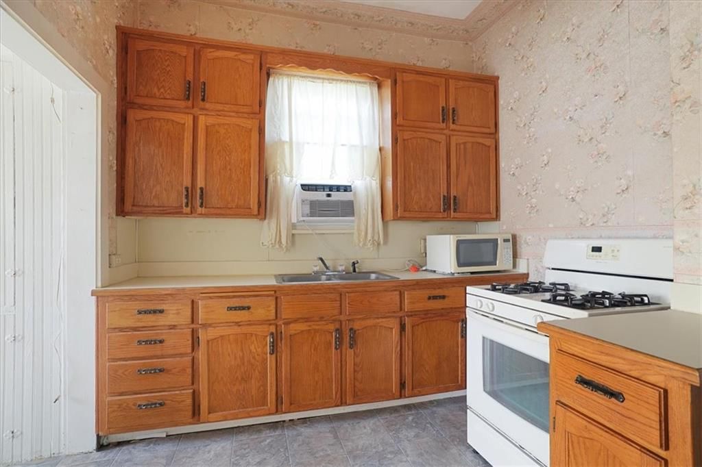 205 High Street — photo 16