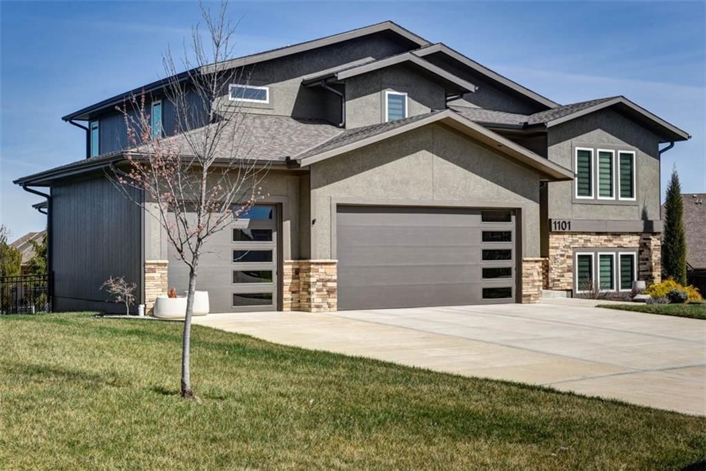 1101 SW Brookside Court — photo 2