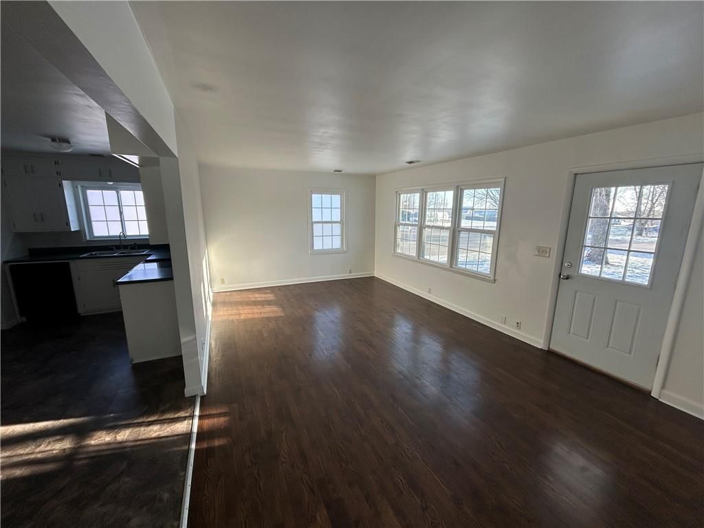 402 N Lee Street — photo 8