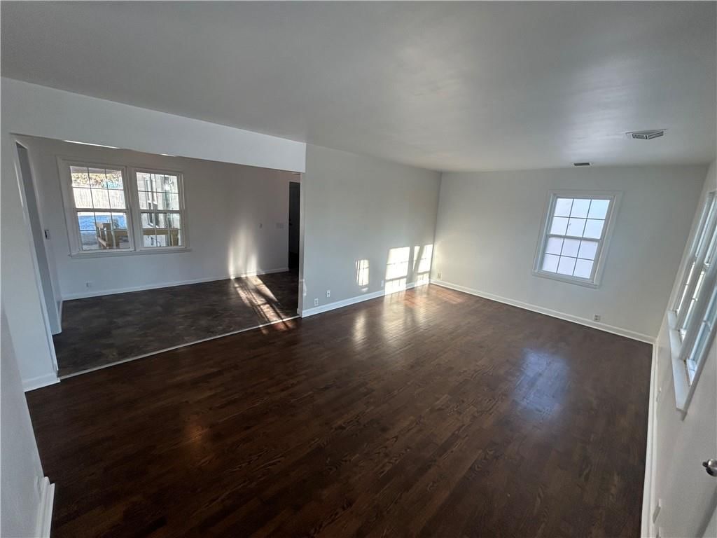 402 N Lee Street — photo 9