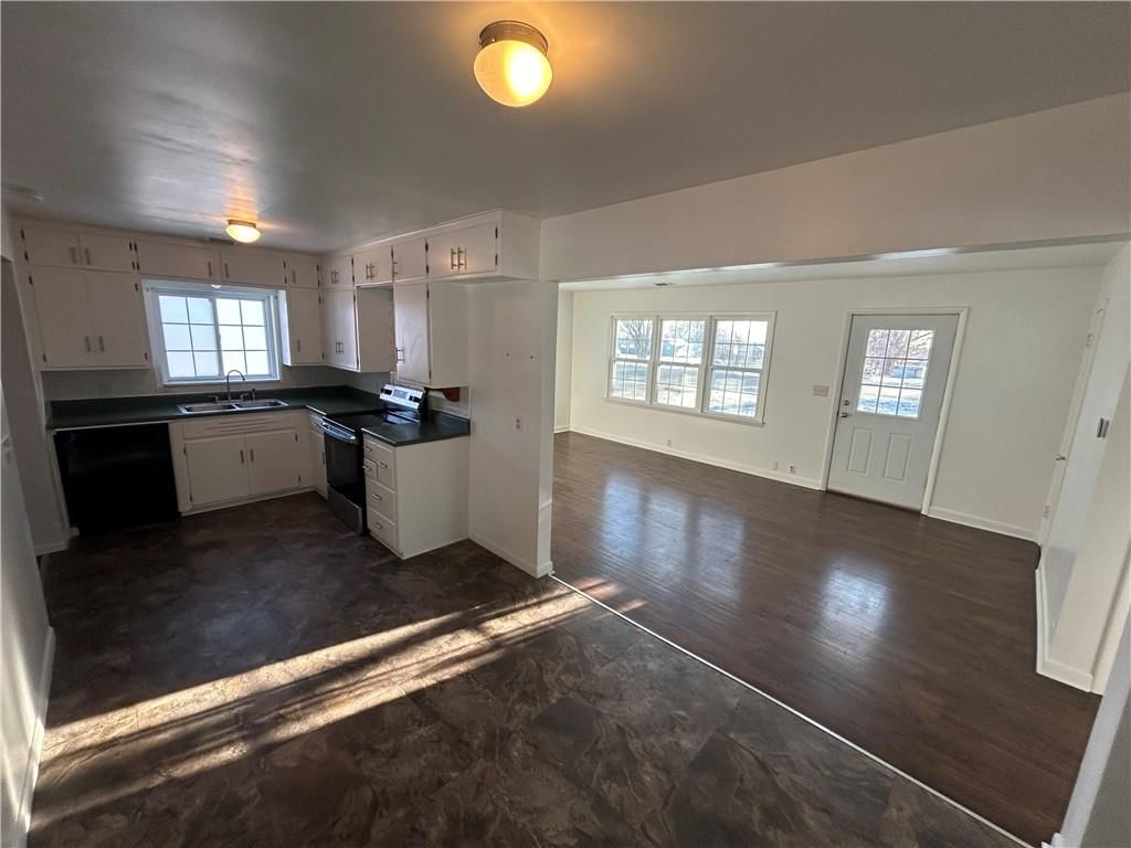 402 N Lee Street — photo 10