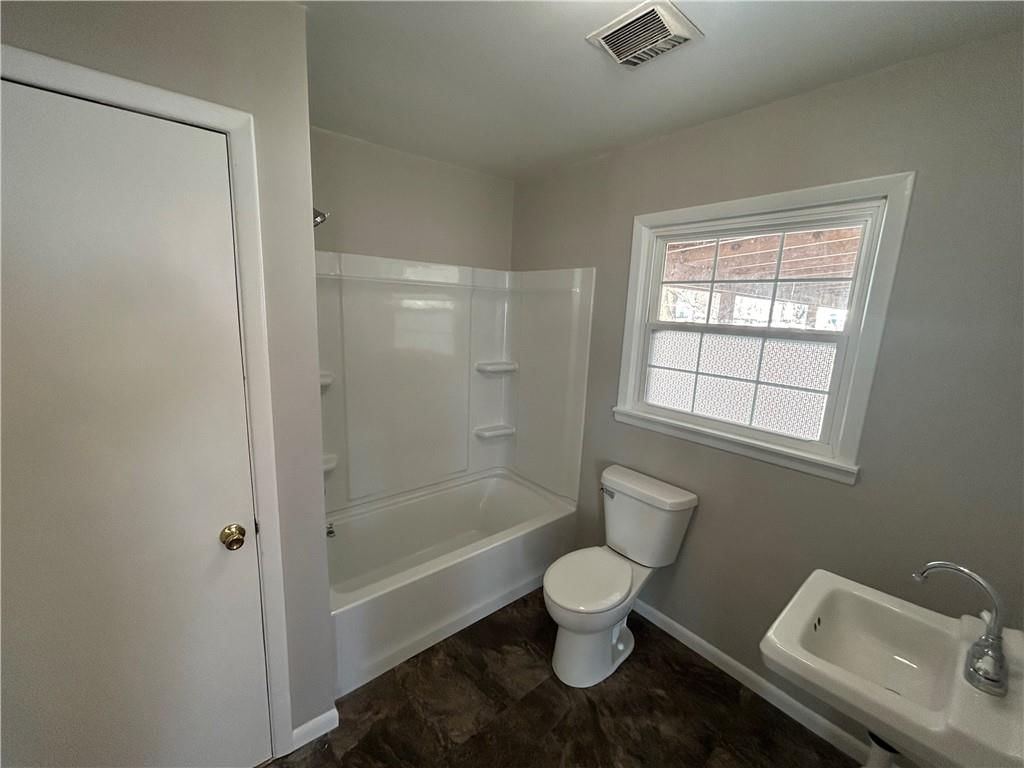 402 N Lee Street — photo 16