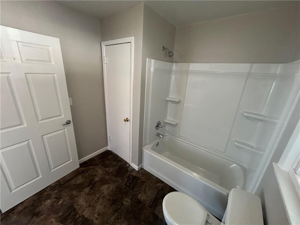 402 N Lee Street — photo 17
