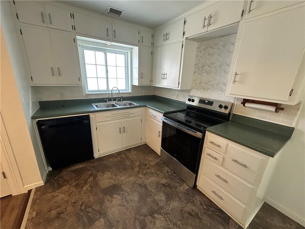 402 N Lee Street — photo 19