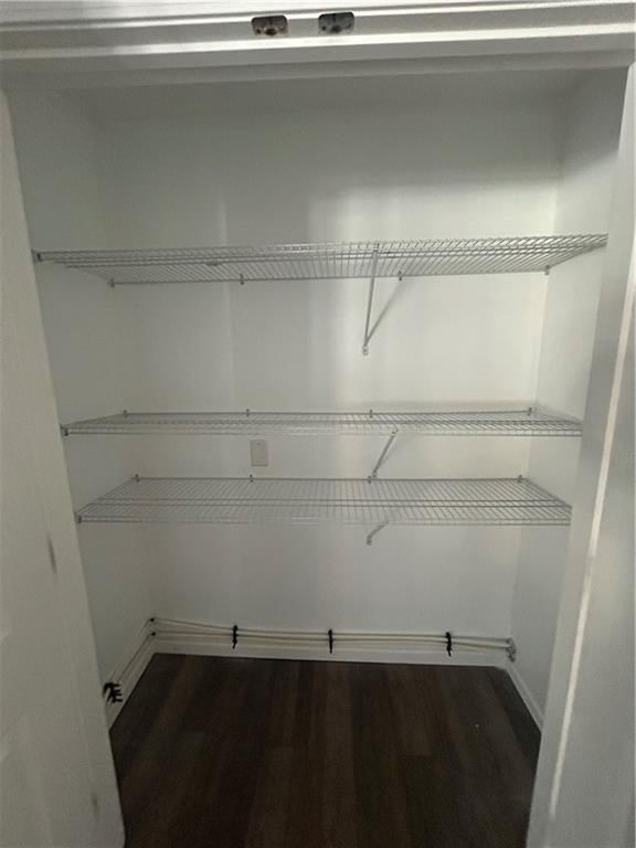 402 N Lee Street — photo 24