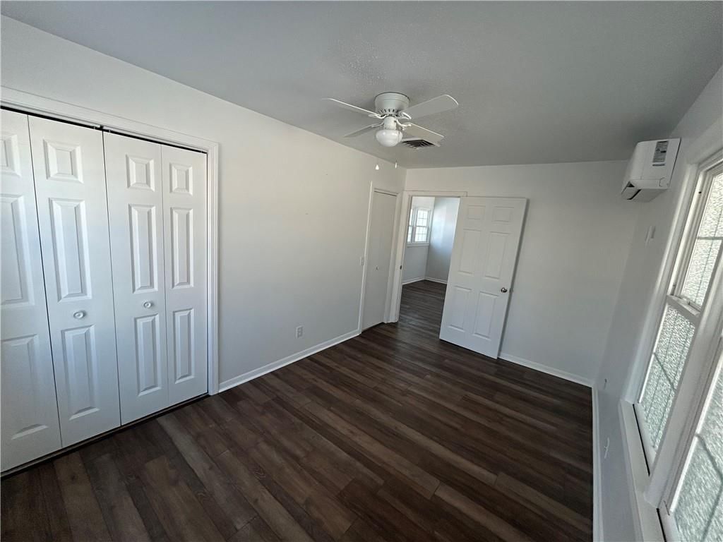402 N Lee Street — photo 35