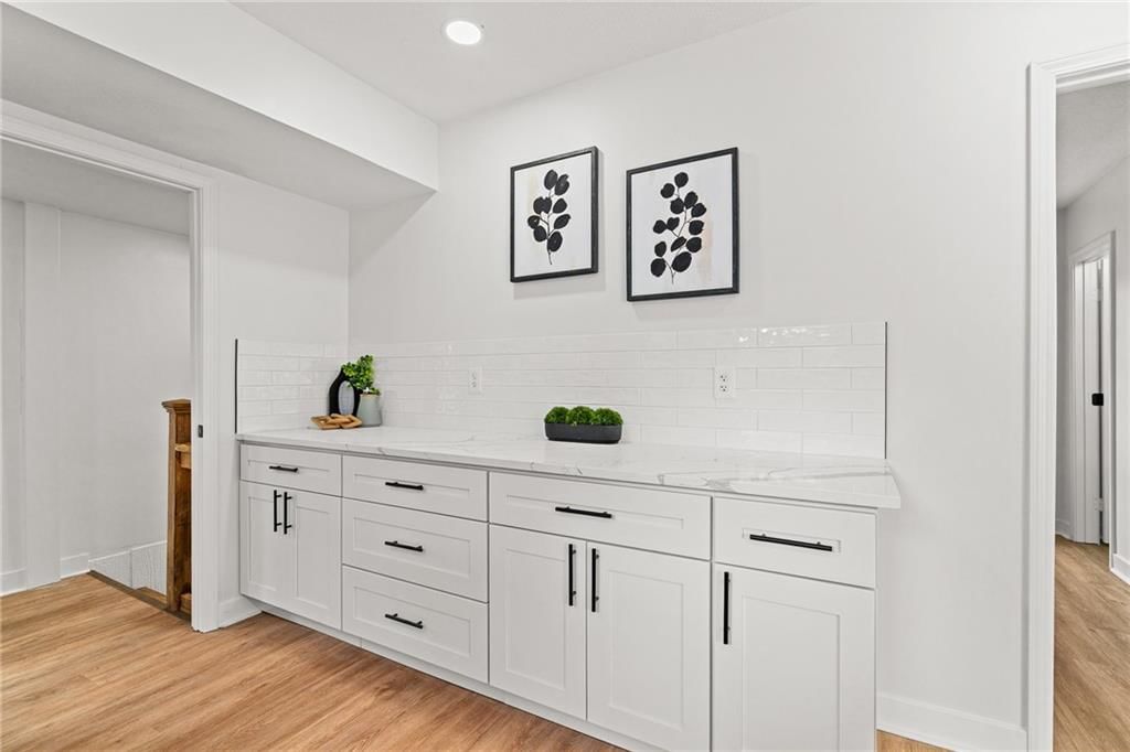 480 Donnelly Avenue — photo 9
