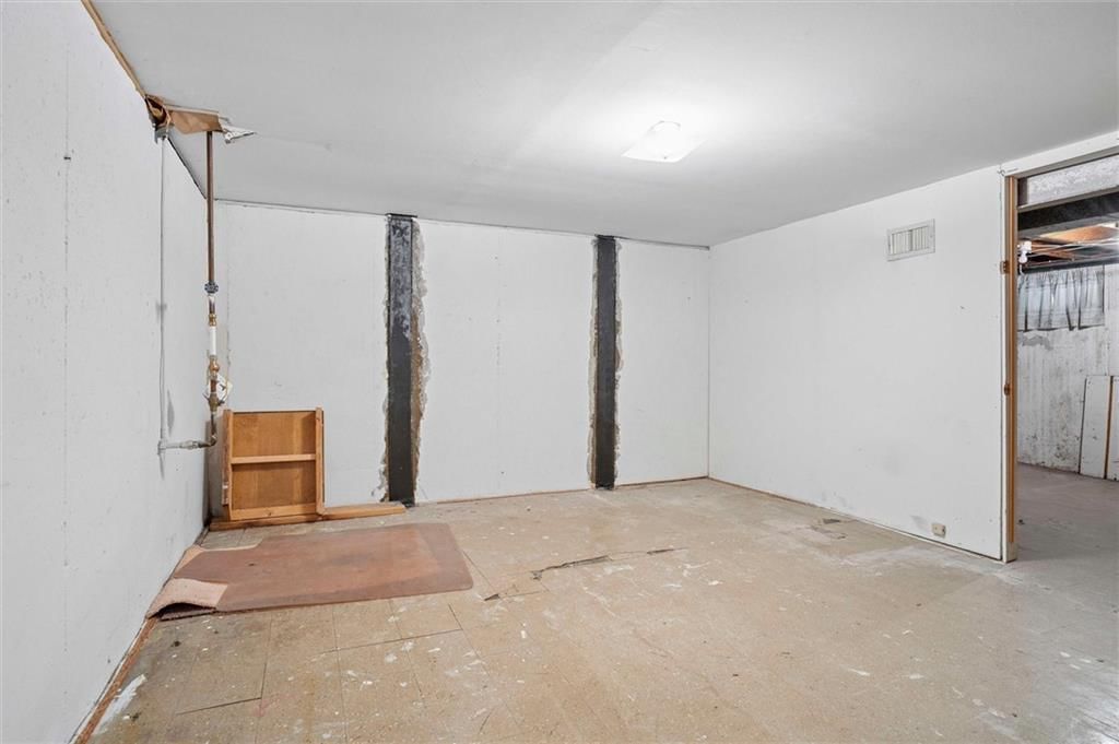 10301 W 89th Street — photo 16