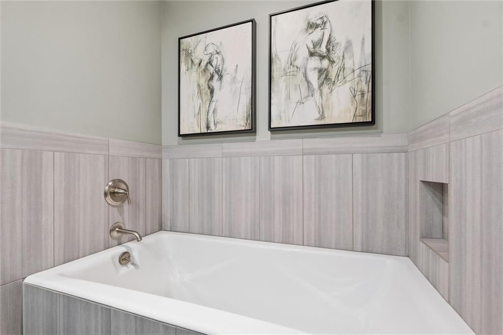 4900 Central #305 Street — photo 17